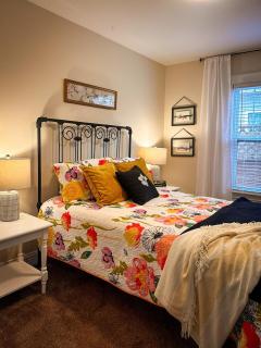 State Street Cottage - Newburgh - 3