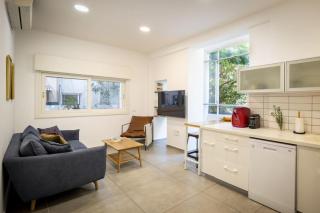 Bauhaus Sea-Side Garden Haven with Shelter by Sea N' Rent - Tel Aviv - 8
