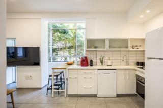 Bauhaus Sea-Side Garden Haven with Shelter by Sea N' Rent - Tel Aviv - 1