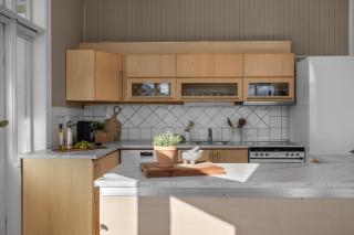 Lovely city center apartment with amazing views and free parking! - 4