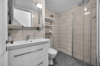 Lovely city center apartment with amazing views and free parking! - 2