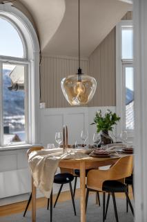 Lovely city center apartment with amazing views and free parking! - 5