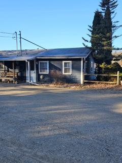 Castaway Cottage on Croton Pond #4 - 9
