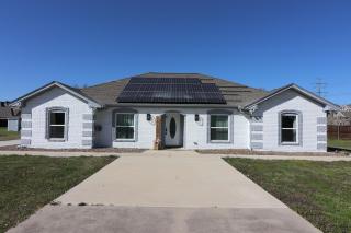 4bed, 2bath cozy-luxury-modern house - 3