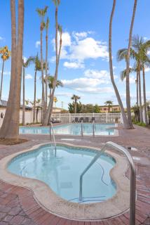 Oceanfront Paradise with Sunset Balcony, Pool, Spa, Beach Access and Parking - San Diego - 8