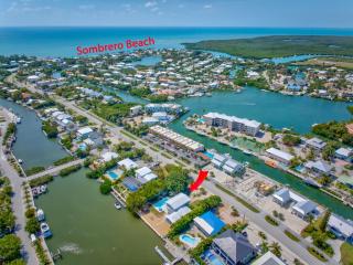 Easy Breezy Family Complex 5BR 3BTH 100ft Dock Pool & Beach - 6