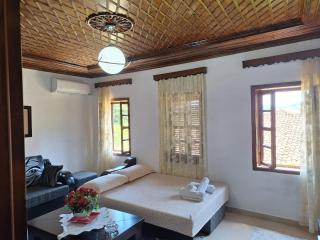 Tomor Shehu Guest House - Berat - 8