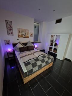 Zentrales City-Apartment mit Garage und Arbeitsplatz geeignet für Business und Familie - Duisburg - 6