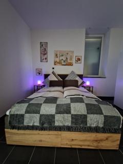 Zentrales City-Apartment mit Garage und Arbeitsplatz geeignet für Business und Familie - Duisburg - 7