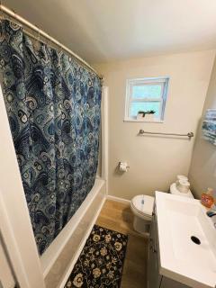 Spacious 4BR Home-Big Yard Huge Driveway - Pittsburgh - 3