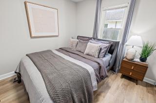 Charming Crystal Lake Retreat - Crystal Lake - 4