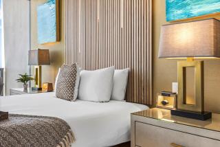 W South Beach Private Luxury Suites - 3