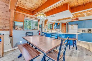 3BR Tahoe Cabin in the Trees with Hot Tub - Carnelian Bay - 1