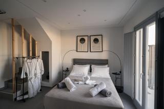 Uranides Luxury Suites - 5