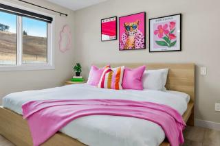 Golden Retreat - Games Movie Room - 8BD - 5Bath - Calgary - 6