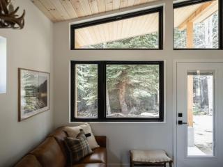 Cutthroat Trout Cabin Near Trails Hike and Bike - 1