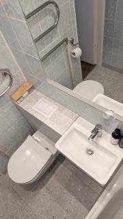 Light & Roomy Apartment with Separate Kitchen & Free Bike - 1
