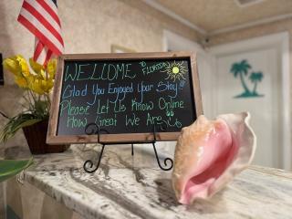 Hole Inn the Wall Hotel - Fort Walton Beach - Sunset Plaza - nearby Beaches & Hurlburt - Fort Walton Beach - 4