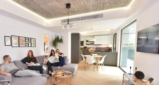 Enjoy a premium downtown apartment in a BRAND-NEW ART DECO BUILDING! Free parking! - Bucarest - 6