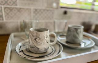 Cozy Garden View Retreat - - 6