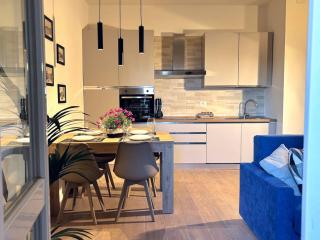 The East Village House - Verona - 9
