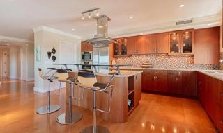 Bayfront Corner Unit in Olde Naples - Naples - 8