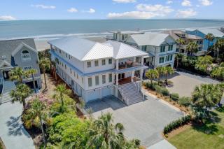 712 Ocean Blvd by AvantStay Luxe Beach House w Pool Game Zone Beach Access and Views - Isle of Palms - 9