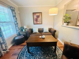Lakefront Condo - King Bed Full Kitchen - Auburn - 7
