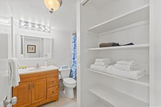 Ilikai Condo Close to Beach - City View - Honolulu - 3