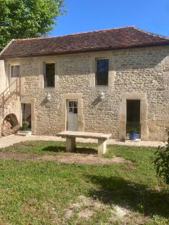 La petite Chapelle - LʼIsle-sur-Serein - 0