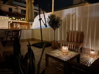 Apartment with private Terrace, Kingsize Bed, Highspeed-Wifi & AC - Málaga - 2