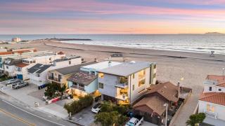 Modern Ocean Front Beach Home- 3 king beds 3 bedroom - Oxnard - 2