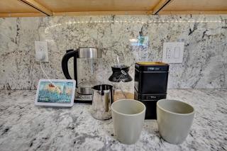 Modern 2BR - 2 Bath private home - Heated Pool + King Bed - Fort Lauderdale - 2