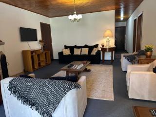 Casa térrea Bem localizada 3 quartos até 9 pessoas Campos Jordão famílias crianças - Campos do Jordão - 0