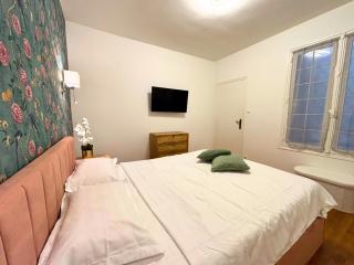 FITZ JAMES 2 Bedrooms 2 Bathrooms in Historic Center - 4