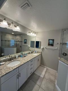 Home in Englewood - Englewood - 1