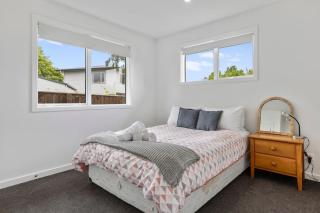 Modern 3BR Home, Walk to Lake Taupo - Taupo - 3