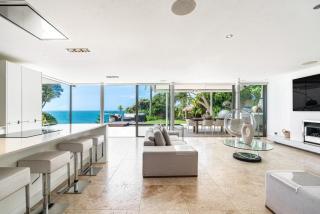 Takapuna Clifftop with Pool and Hot Tub - Auckland - 3