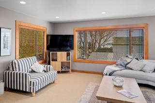 Designer 3BR Retreat Just Steps From Lake Taupo - Taupo - 6