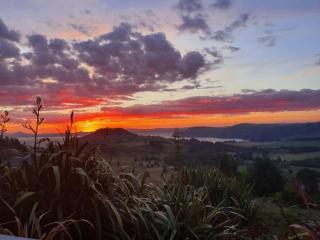 Sunset Escape Near Lake Taupo With Spa and Fire - Taupo - 3