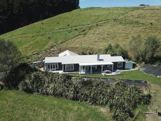 Sunset Escape Near Lake Taupo With Spa and Fire - Taupo - 1