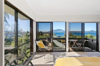 Modern Private Retreat With Balcony and Lake Views - Taupo - 6