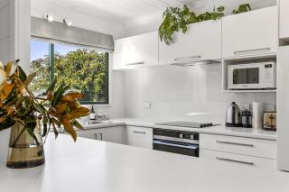 Peaceful Family Retreat, Walk to Lake Taupo - Taupo - 1