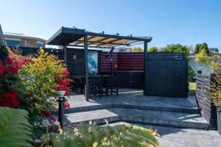 Te Aroha Whare, Cozy 3BR Retreat With Garage and BBQ - Taupo - 8