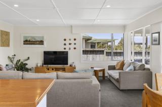 Fantail Retreat, Family 4BR Near Lake and Gardens - 2