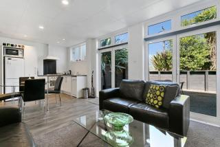 Taupo Getaway, Private 2BR Apartment With Courtyard - Taupo - 0