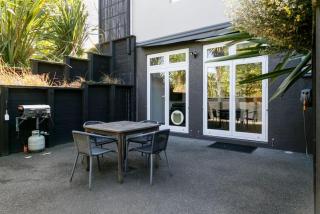 Taupo Getaway, Private 2BR Apartment With Courtyard - 6