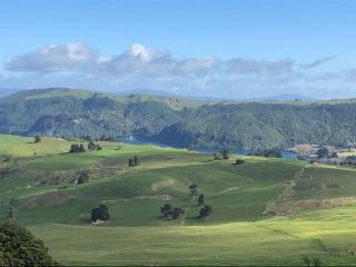 Highland House, Luxury 3BR With Panoramic Lake Views - Taupo - 8