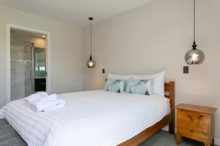 Wharewaka Escape, Modern 3BR Family Home Near Lake and Shops - Taupo - 8