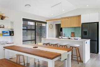 Wharewaka Escape, Modern 3BR Family Home Near Lake and Shops - Taupo - 4
